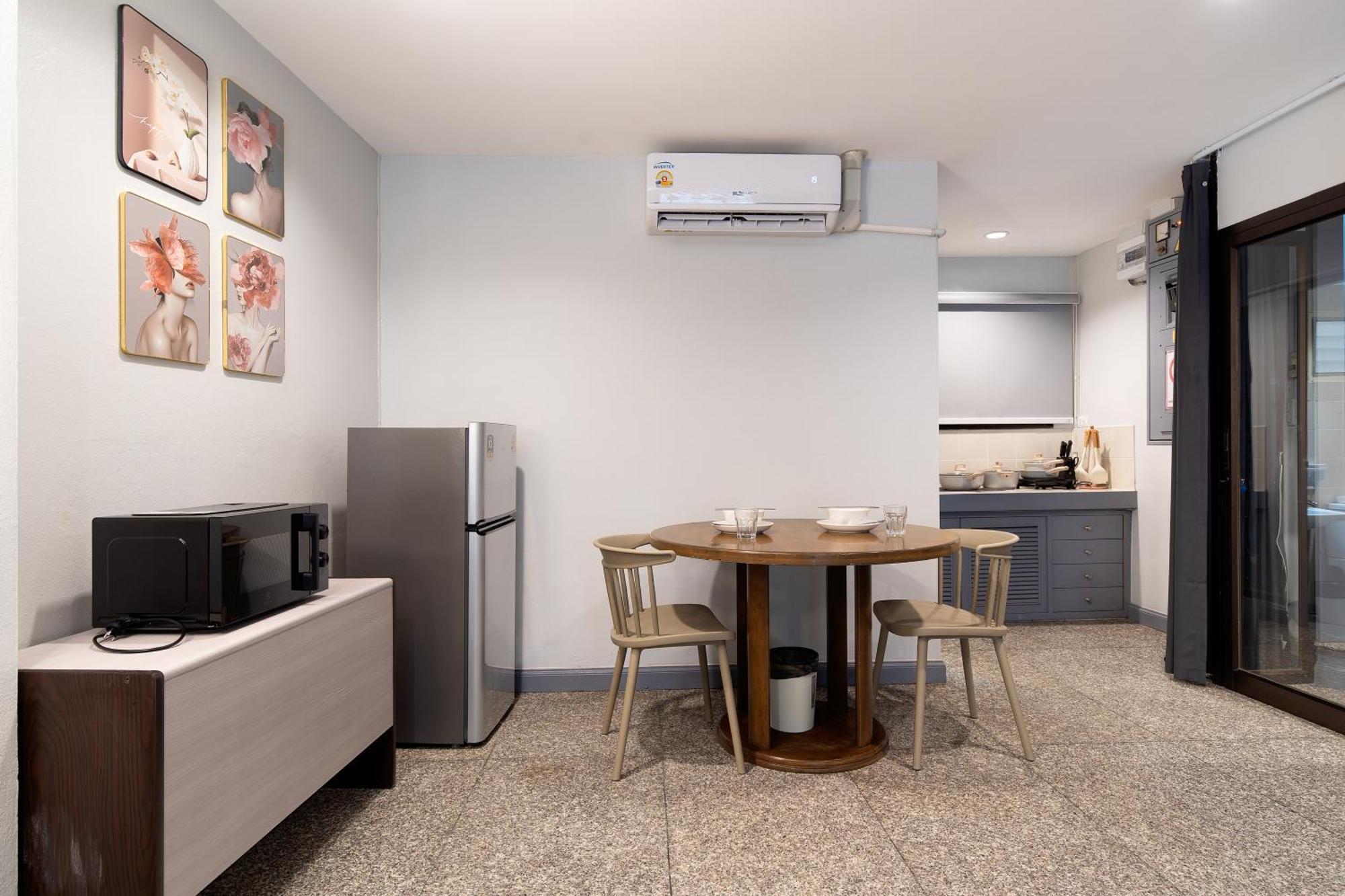 Capitel Rama 4 Aparthotel Банкок Екстериор снимка