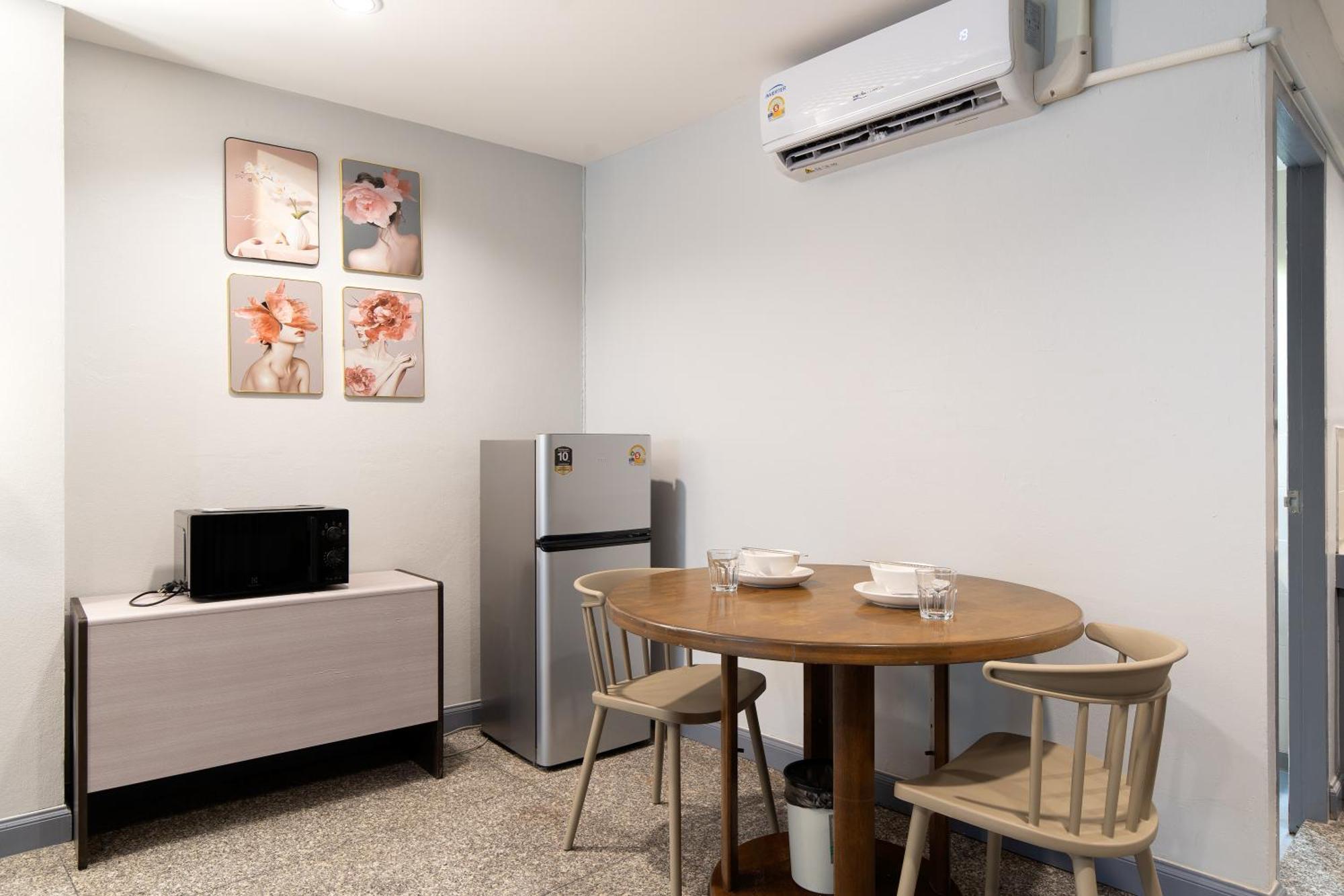 Capitel Rama 4 Aparthotel Банкок Екстериор снимка